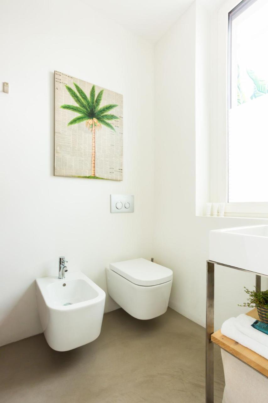 Tropical Micro Studio With Terrace And Duomo Views Milan Bagian luar foto
