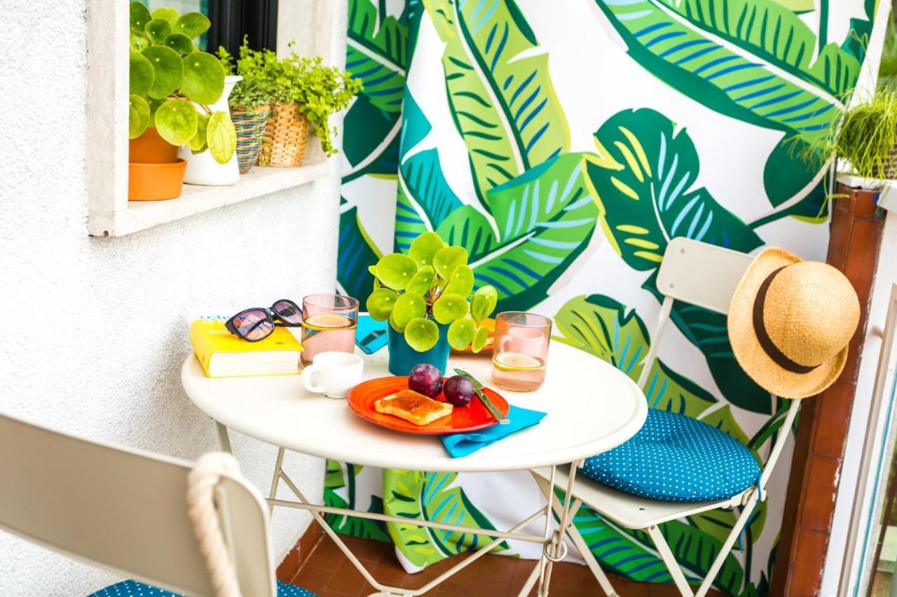 Tropical Micro Studio With Terrace And Duomo Views Milan Bagian luar foto