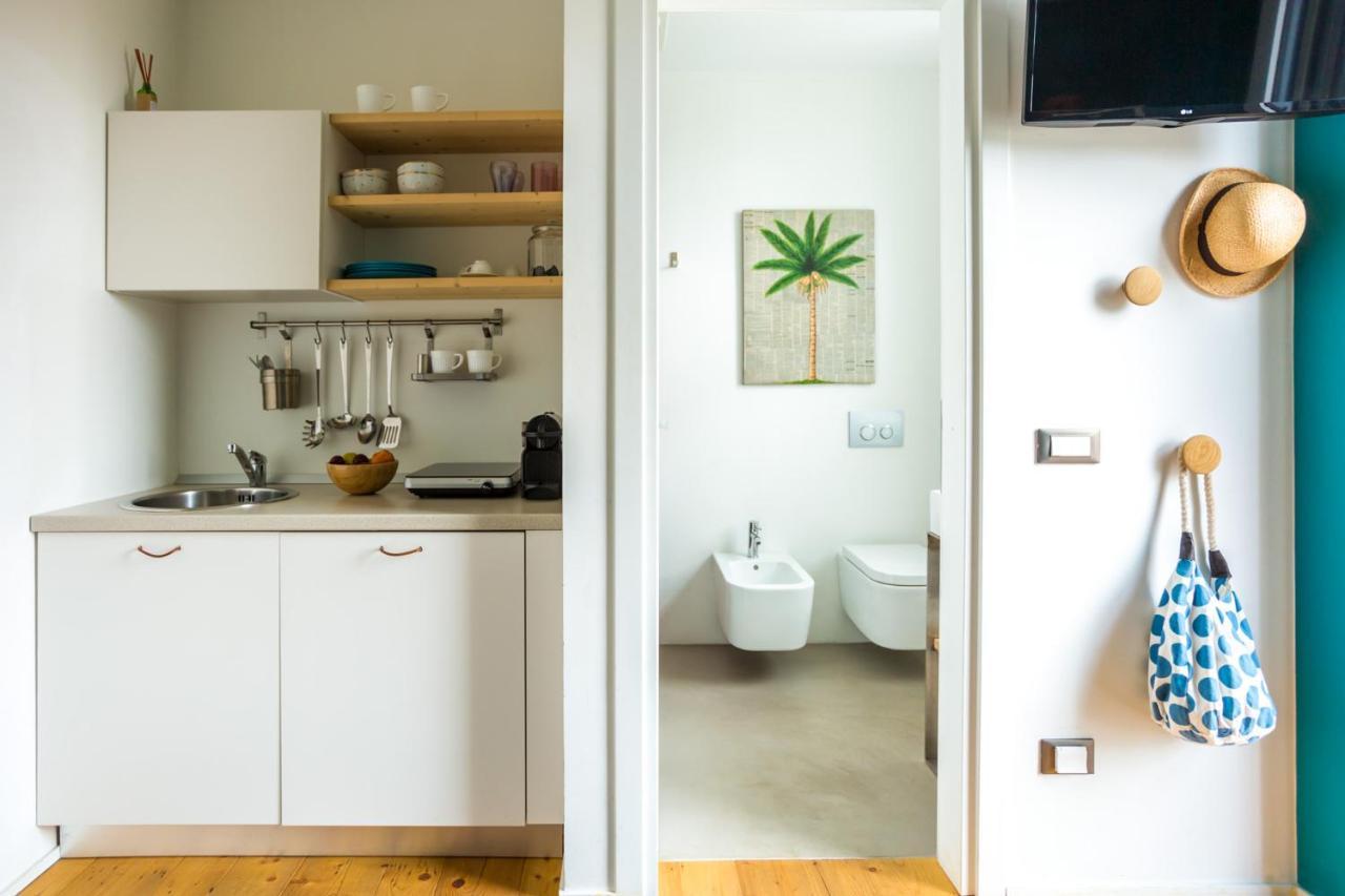 Tropical Micro Studio With Terrace And Duomo Views Milan Bagian luar foto